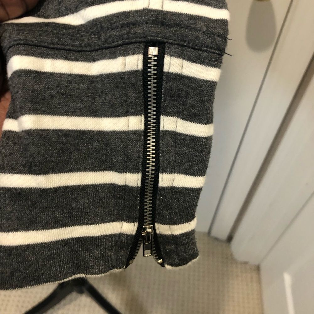 Market & Spruce gray and white striped zip front jacket size medium - Picture 6 of 15